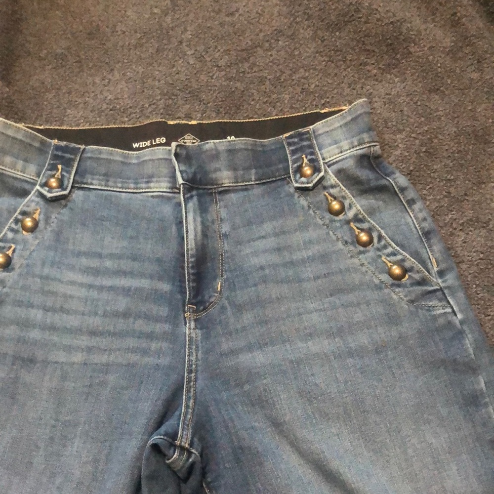 St. John Bay Wide Leg Blue Jeans With Side Button Pockets.